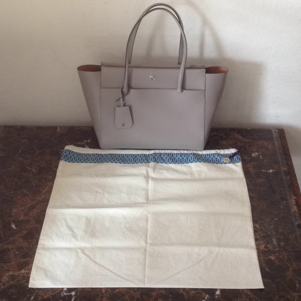 TORY BURCH! Brand New Tory Burch Parker Large Tote